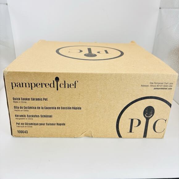 Pampered Chef 8” Quick Cooker Ceramic Pot #100043 with Silicone Lid New In Box - Picture 4 of 16